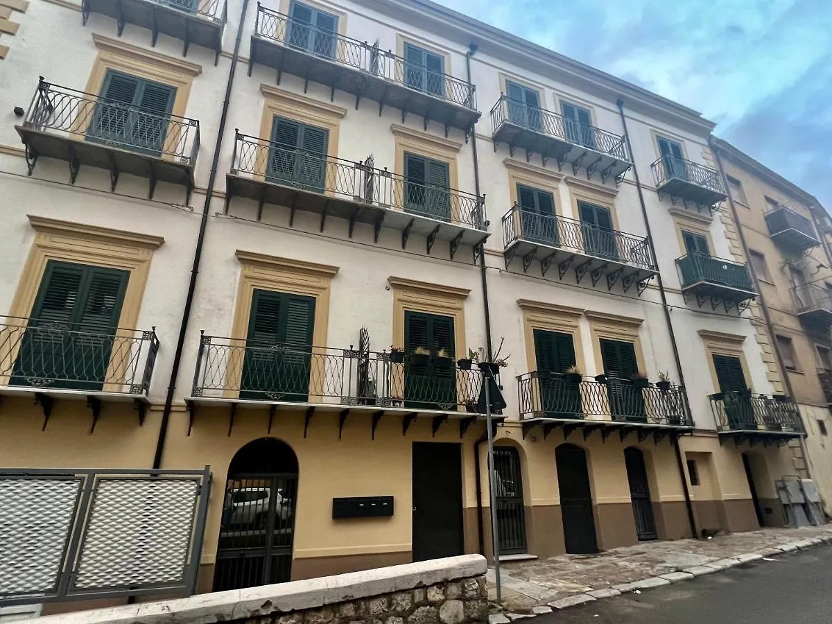 Guest House Colonna Палермо Италия
